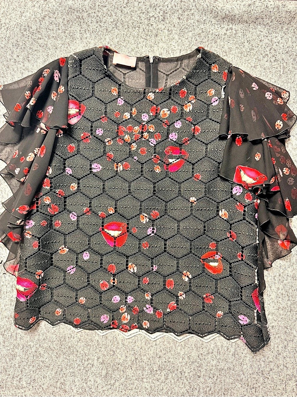 GIAMBA Paris by Giambattista Valli Ladybug Lips Black Sheer Ruffle Top S